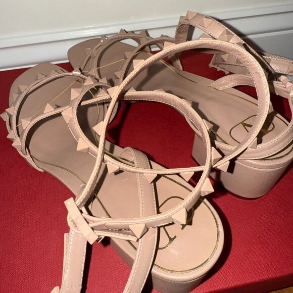 Valentino Garavani Beige Leather Rockstud Strappy Gladiator Sandals - Picture 11 of 15